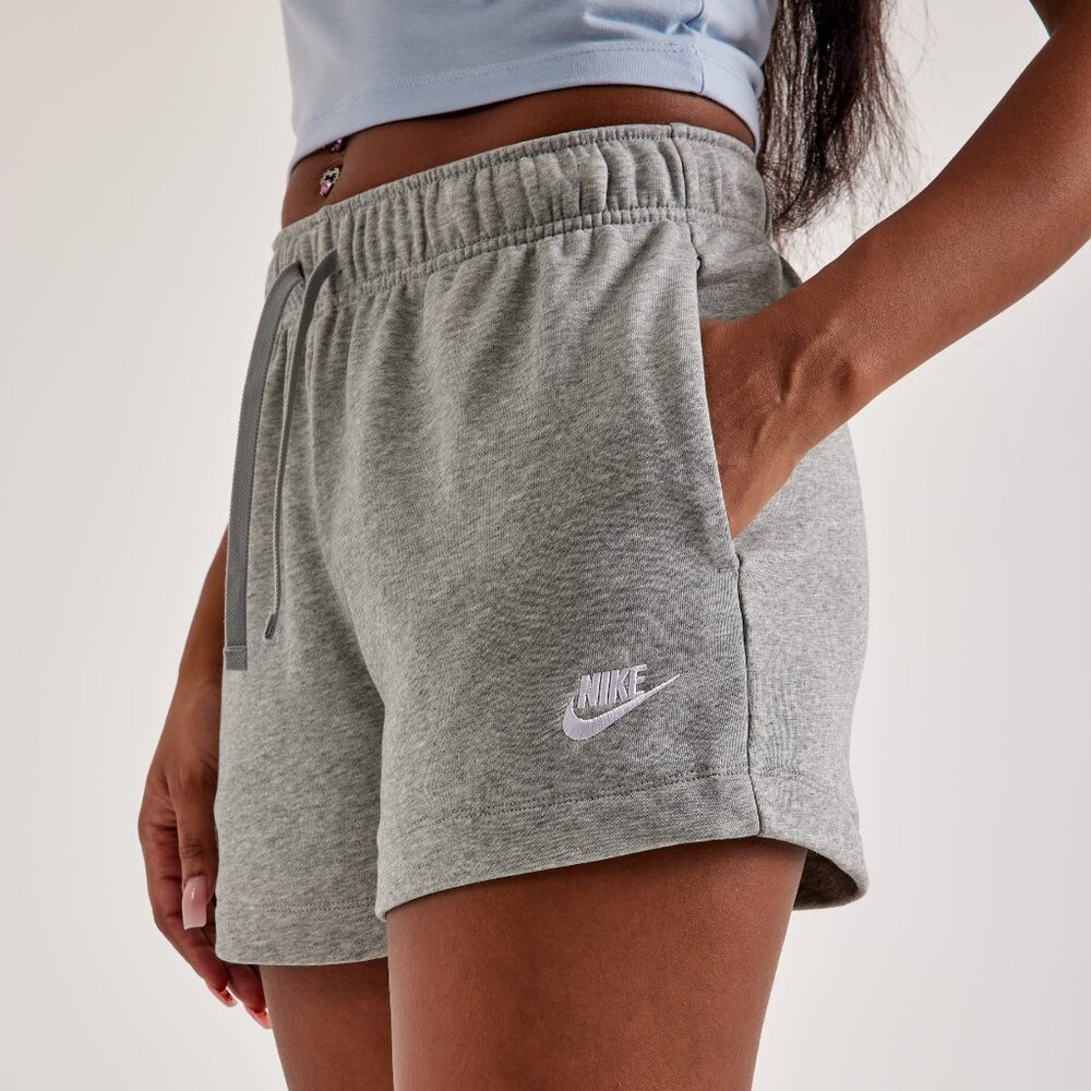 Nike Club Fleece Mid-Rise Shorts